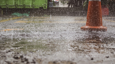 Heavy rain on site 